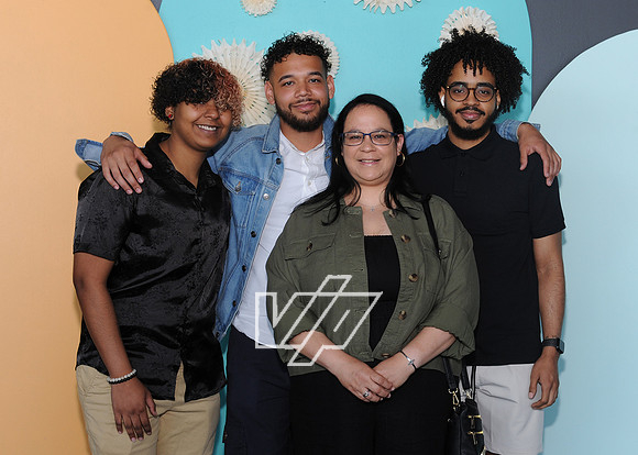 CC-MOM_047