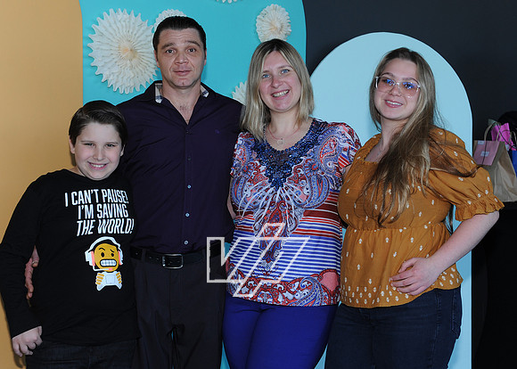 CC-MOM_438