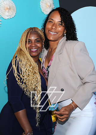 CC-MOM_327