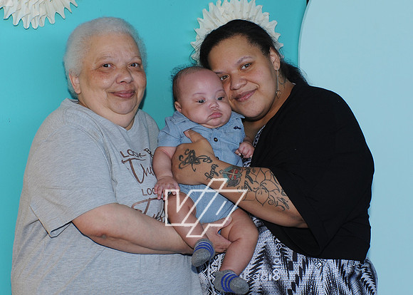CC-MOM_240