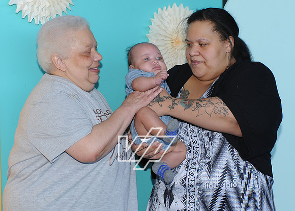 CC-MOM_239