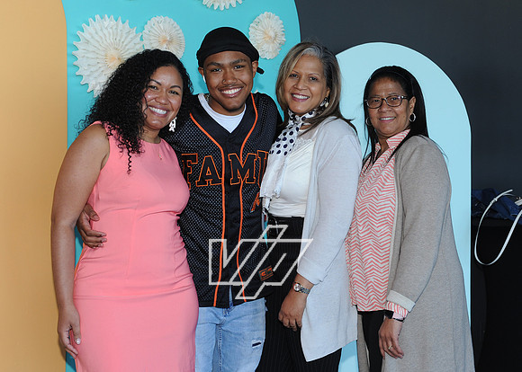 CC-MOM_435