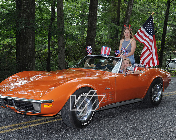 Parade7.4BHF_124