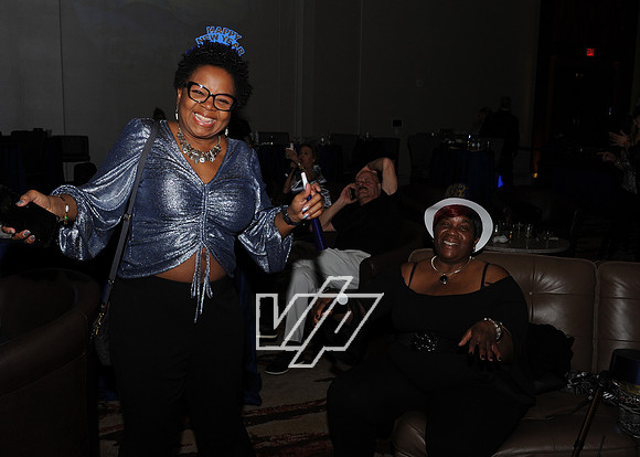 MACR-NYE_336