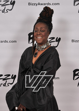 BIZZY_066
