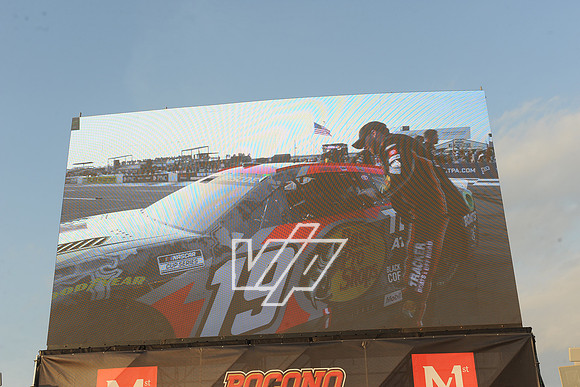 PR-JUNE_2054