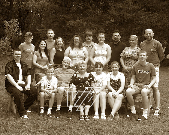 HKW-FAM_091_TNT_8x10